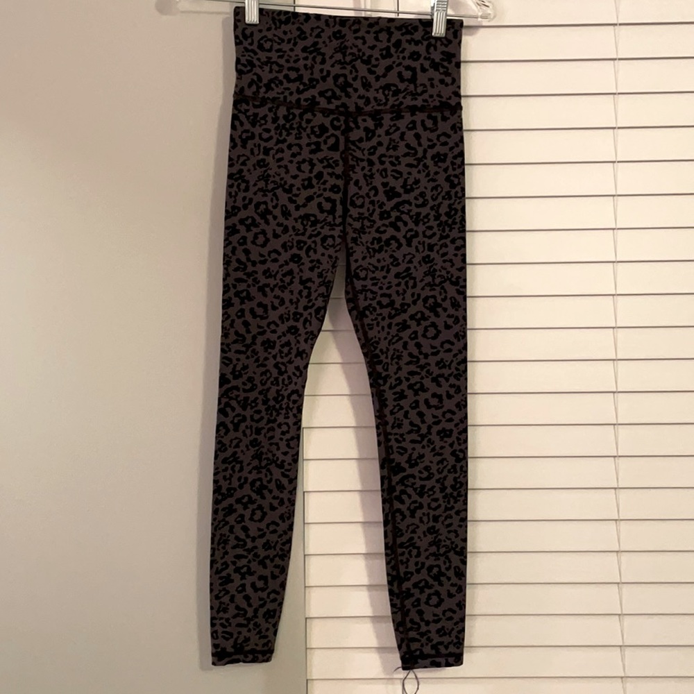 Athleta 7/8 elation tights ( leggings)